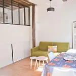 Charming Aparmtent In Paris Center