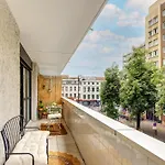 119-Typical Apartment Near Republique