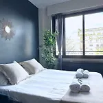 Stylish Apartment With A Balcony In Paris