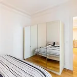 Guestready - Sejour Romantique Dans Le 20E Arr.