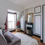 Amazing View 2Bd Apartment Montmartre!