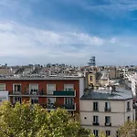 Amazing View 2Bd Apartment Montmartre!