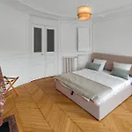 Amazing Refurbished Flat In Paris V