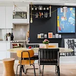 Veeve - Modern-Chic Mezzanine