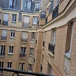 Paris Cosy House Tour Eiffel