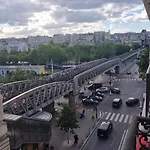 Paris Cosy House Tour Eiffel