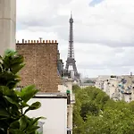 Luxury Apt - Eiffel Tower View - 3Bd-8P - Grenelle