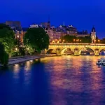 Best Central Chambres Privees - Seine & Louvre In The Connected Heart Of Paris
