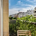 Paris 16Th 2 Bedrooms Near Eiffel Tower Renovated Balcony 2-4 Person