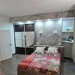 Appartement Tres Lumineux Porte De Saint-Cloud - F3 Avec Suite Parentale