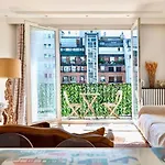 Paris 16Th 2 Bedrooms Near Eiffel Tower Renovated Balcony 2-4 Person