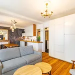 Guestready - Bright Apartment In The 19Th