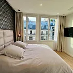 Very Bright Newly Renovated Apt With Ac
