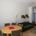 Comfortable 49 M Apartment In The Heart Of Paris