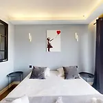 Bluestay 54 - Superbe Appartement A Paris