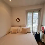 Appartement De Charme Dans Les Batignolles