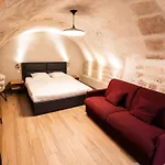 Loft 1 Bedroom Marais, Notre Dame Ac By Lcc Agency