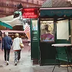 Gare Montparnasse,Gorgeous Place, Center ,Close To Eiffel Tour And Louvre Meusm , Front Metro