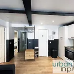 Urban Flat 13 - Pretty 2 Bedroom Parisian Flat