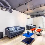 Modern Family Apartment Next To The Eiffel Tower