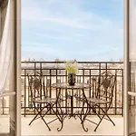 Merveil Signature - Hoche - Eiffel Tower View