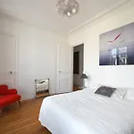 Luxury Apartment At Auteuil