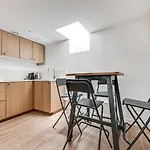136 Suite Harold - Superbe Appartement A Paris.