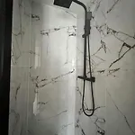 Batignolles, Montmartre Chambre 12M2 , Metro 13 Et 14