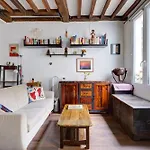 Charming Apartment In The Heart Of Le Marais