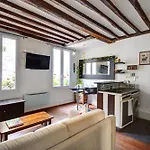 Charming Apartment In The Heart Of Le Marais