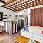 Charming Apartment In The Heart Of Le Marais