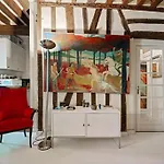Artistic Apartment In Paris 12