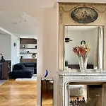 Appartement Lumineux Et Moderne En Face Du Grand Palais - Champs Elysees