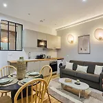 Apartment 1 Bedroom Center Of Paris By Studio Prestige