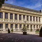 203 - Studio Tout Equipe Paris 5