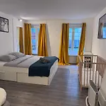 Central Flat For 7