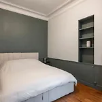 Appartement Elegant Et Spacieux Dans Le 8Eme