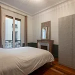 Appartement Elegant Et Spacieux Dans Le 8Eme