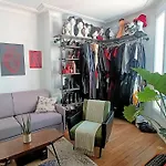 Sunny & Stylish 2-Bedroom In Viet-Namese District