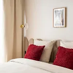 The Olympia Suite - Duke Housing