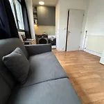Petit Studio Etudiant Sur La Canal De L\'Ourcq