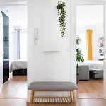 Nice And Cozy Parisian Apartment