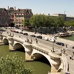 Pick A Flat\'S Apartments In Saint Louis - Quai Des Orfevres