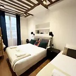 Urban Flat 108 - Stunning 4 Bdr Flat In Paris