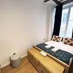 Urban Flat 108 - Stunning 4 Bdr Flat In Paris