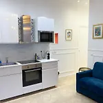Urban Flat 72 - Pretty 3 Bedroom Flat - Triangle D Or