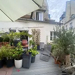 Aux Terrasses De La Lune