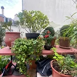 Aux Terrasses De La Lune