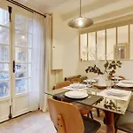 J Wonderful Flat In Le Marais