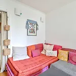 Lovely 1Br Flat Near Voltaire Metro Station